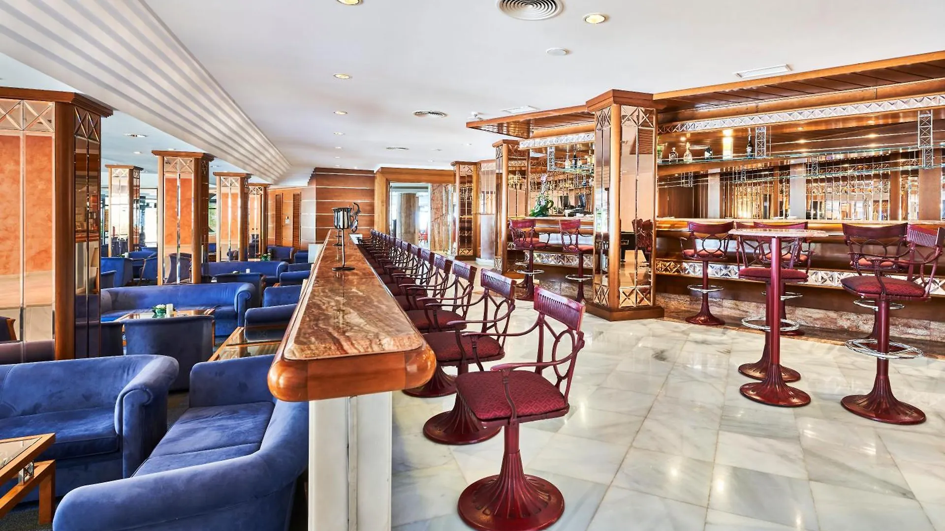 Hotel Serrano Palace 칼라 라트자다